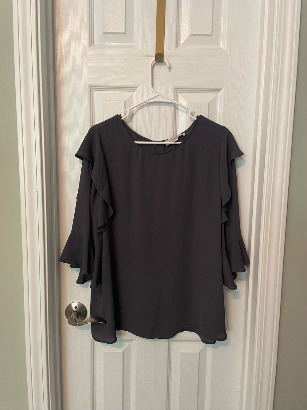 Loft gray ruffle sleeve blouse with 3/4 sleeves and a round neckline